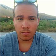 Diplomato nel Liceo Classico e laureato in Scienze della comunicazione offro lezioni per bambini e ragazzi di qualisasi età